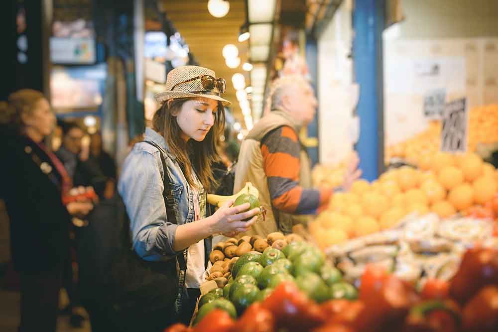 girl-at-fresh-produce-market 