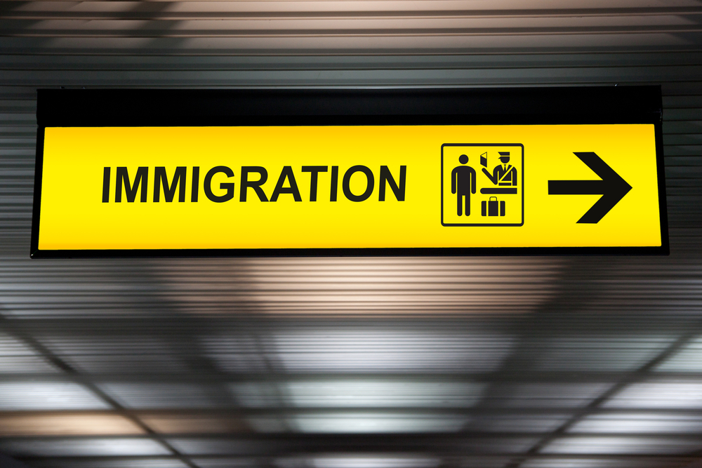 airport-immigration-sign 
